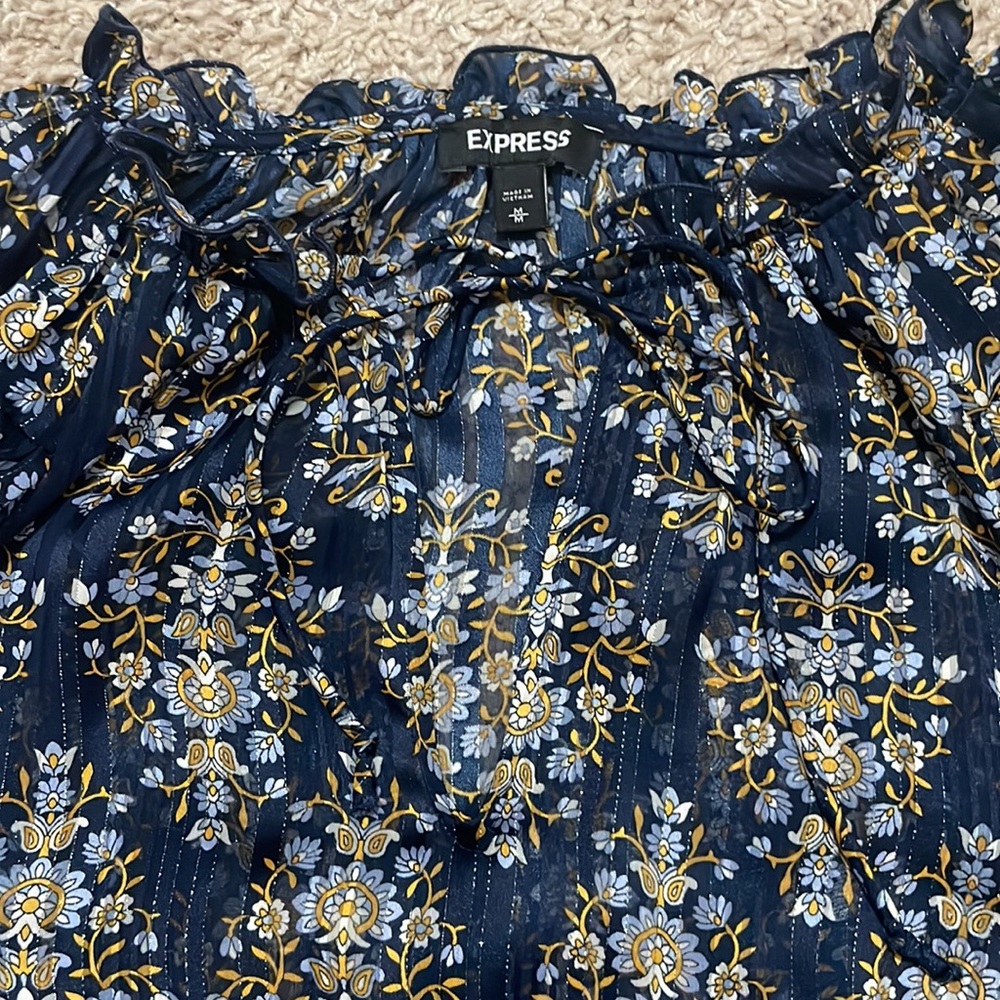 Express Blouse - Picture 3 of 3